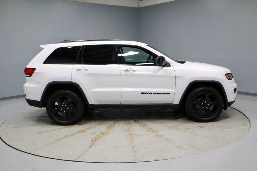Used 2018 Jeep Grand Cherokee Laredo image 6
