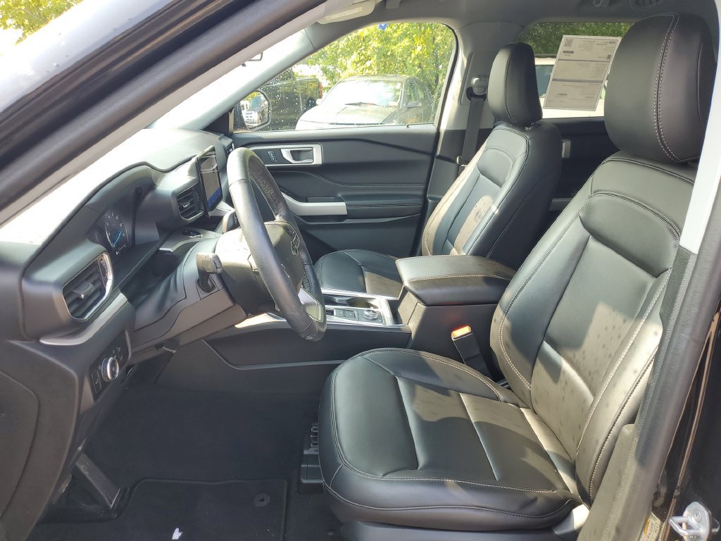Certified 2023 Ford Explorer XLT w/ Equipment Group 202A AWD/4WD image 12