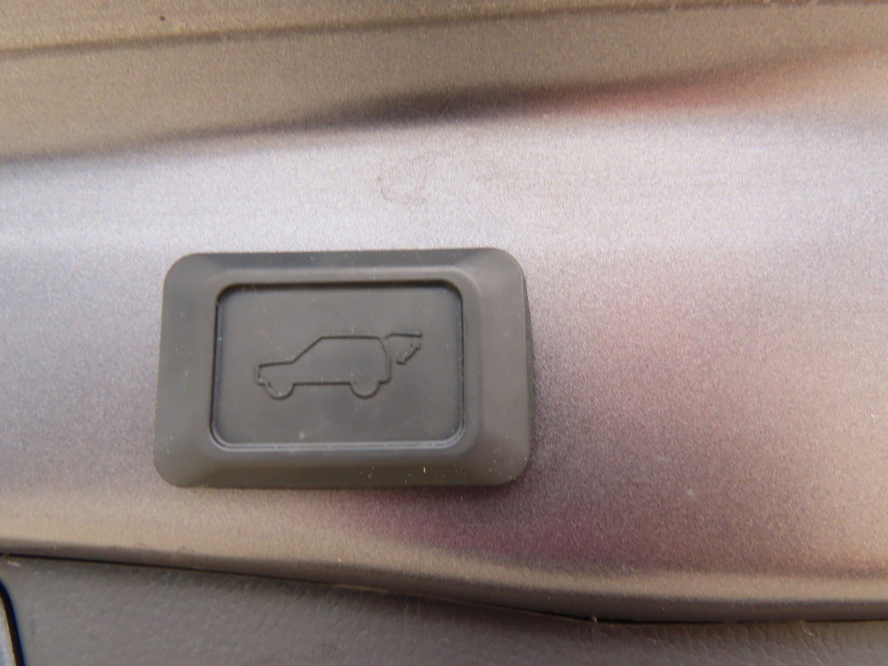 Used 2023 Toyota RAV4 Limited image 16