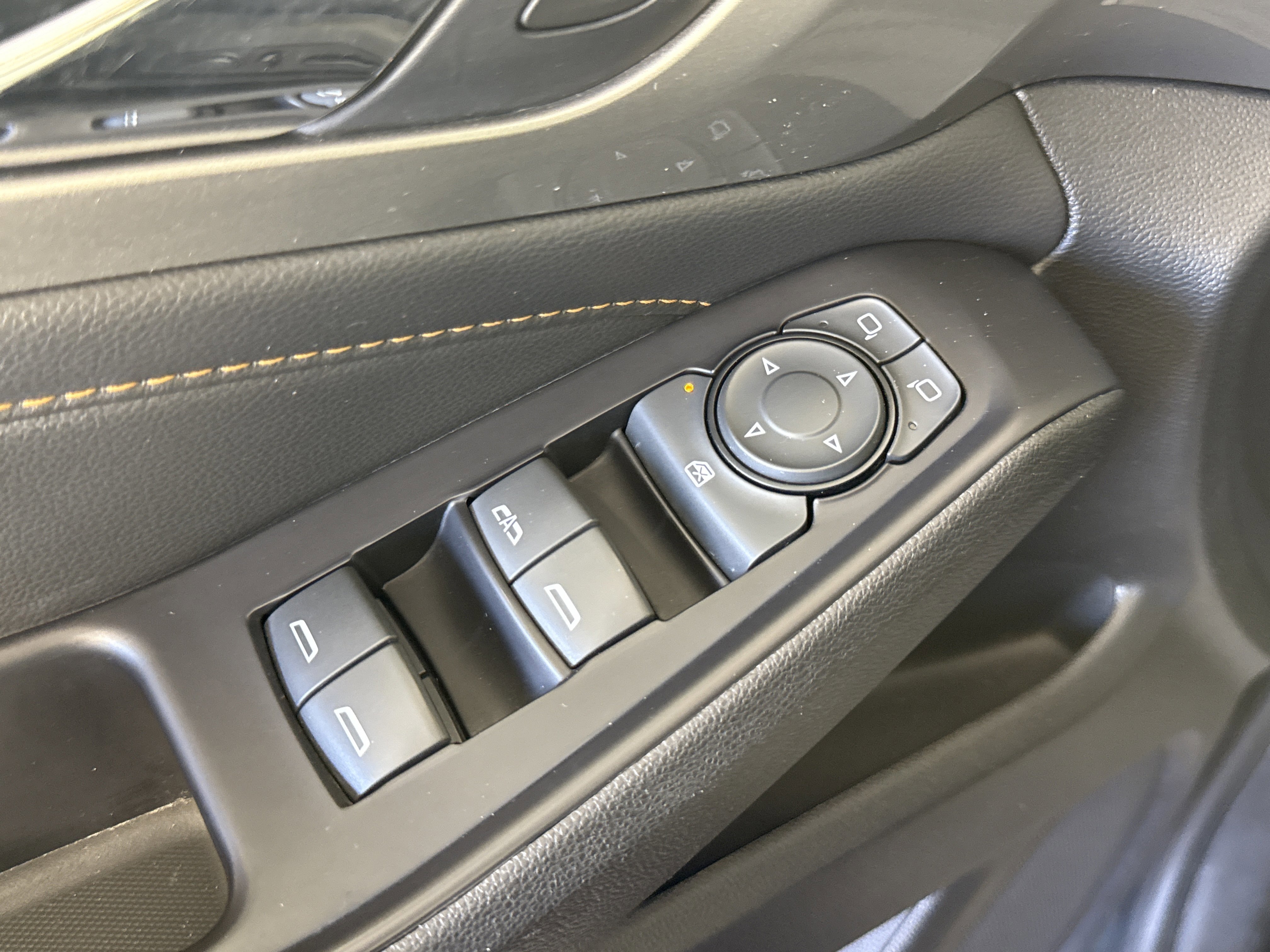 Used 2018 Chevrolet Traverse LT image 16