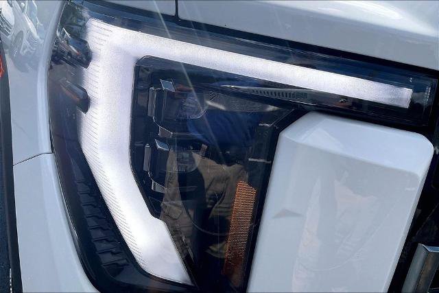 Used 2024 GMC Sierra 2500 AT4 w/ AT4 Premium Plus Package AWD/4WD image 28