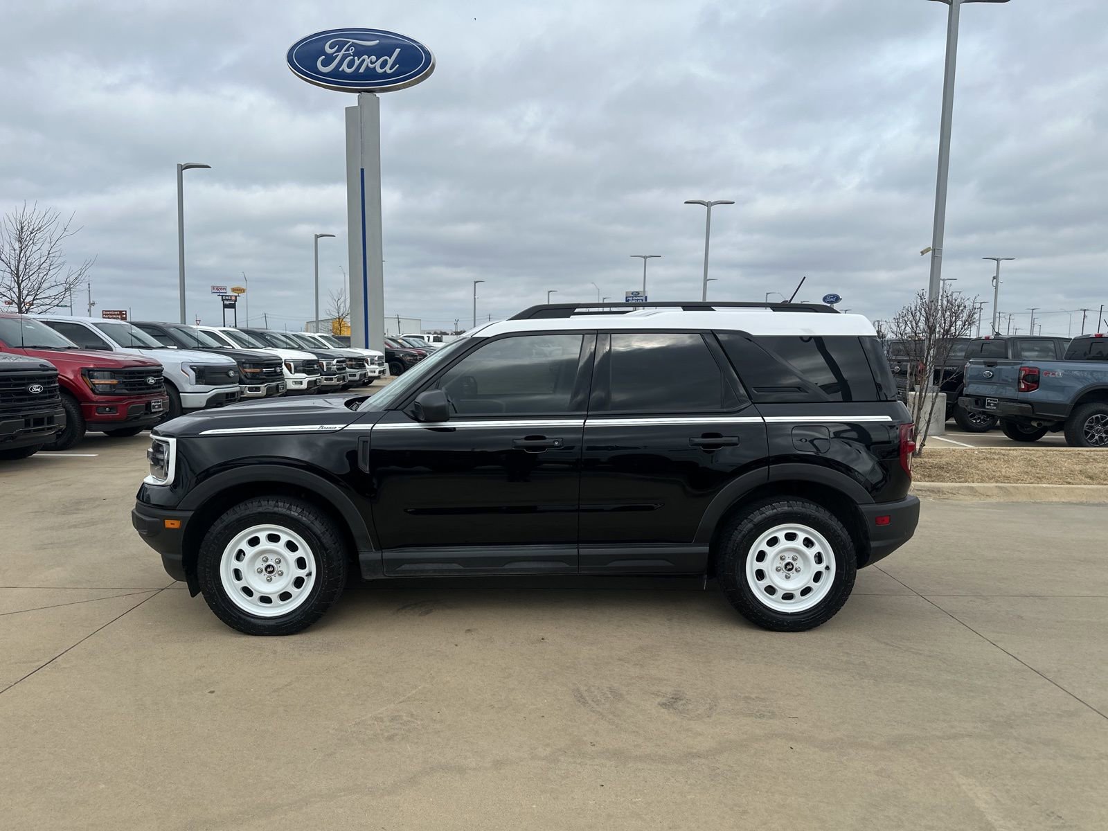 Certified 2023 Ford Bronco Sport Heritage w/ Heritage Convenience Package image 2