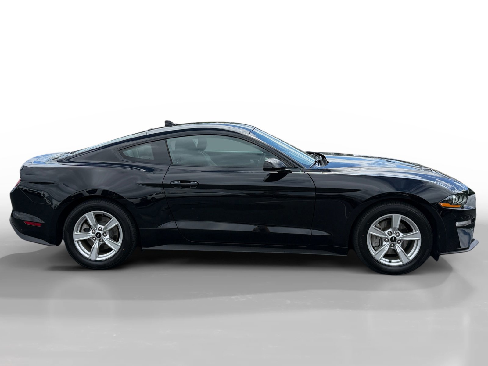 Certified 2022 Ford Mustang Coupe RWD image 2