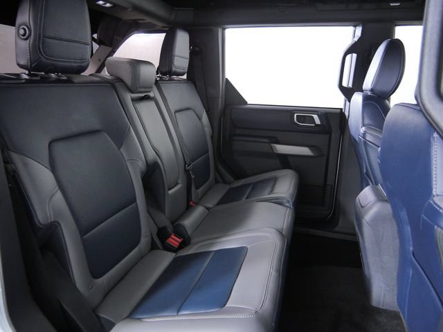 Certified 2022 Ford Bronco Outer Banks w/ Sasquatch Package AWD/4WD image 16