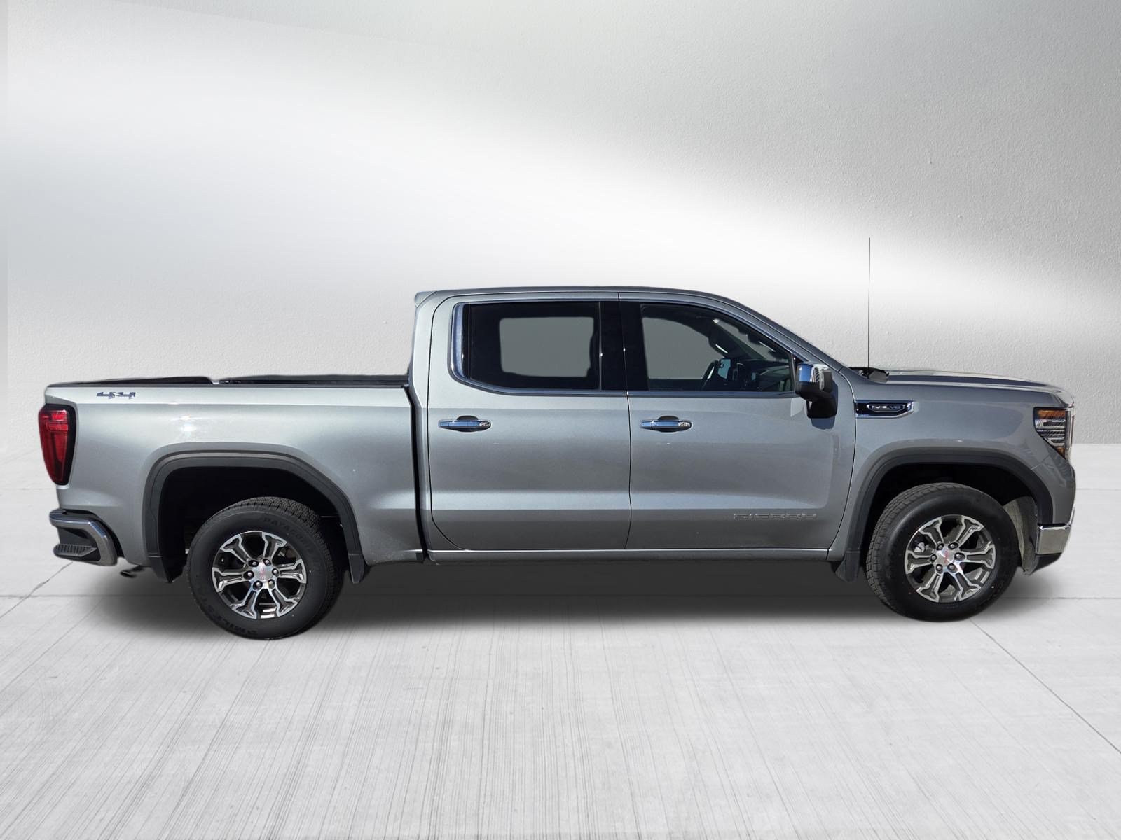 Used 2025 GMC Sierra 1500 SLT AWD/4WD image 8