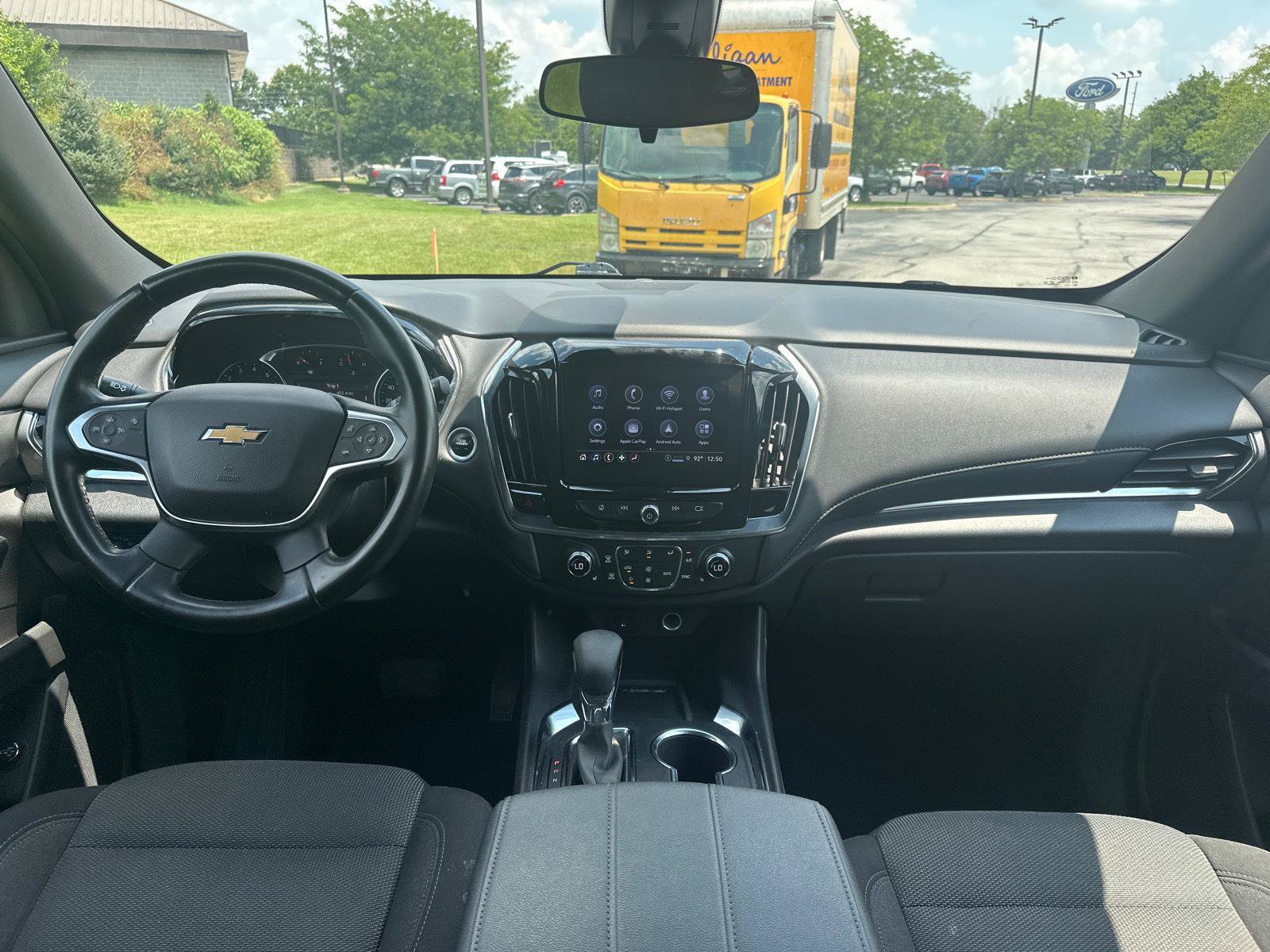 Used 2023 Chevrolet Traverse LT AWD/4WD image 2