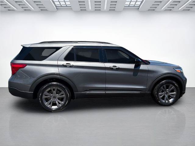 Certified 2023 Ford Explorer XLT w/ Equipment Group 202A AWD/4WD image 2