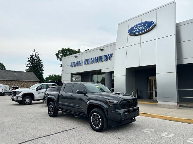 Used 2024 Toyota Tacoma TRD Sport AWD/4WD image 24