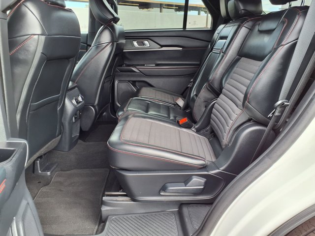 Certified 2025 Ford Explorer ST-Line w/ ST-Line Street Pack AWD/4WD image 18