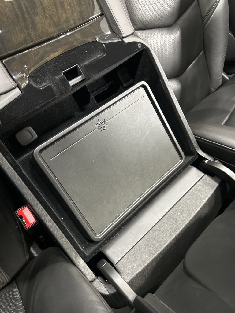 Used 2020 Cadillac Escalade Platinum image 25