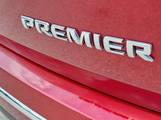 Used 2023 Chevrolet Traverse Premier w/ LPO, Floor Liner Package FWD image 12