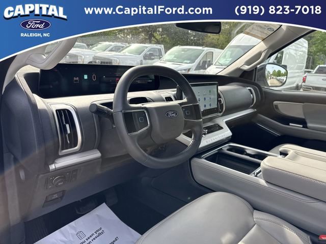 Certified 2025 Ford Expedition Active image 24