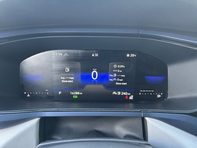 Used 2023 Volkswagen Taos SE w/ Panoramic Sunroof Package image 7