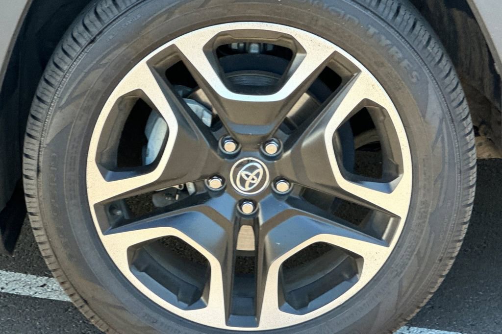 Used 2020 Toyota RAV4 Adventure AWD/4WD image 22