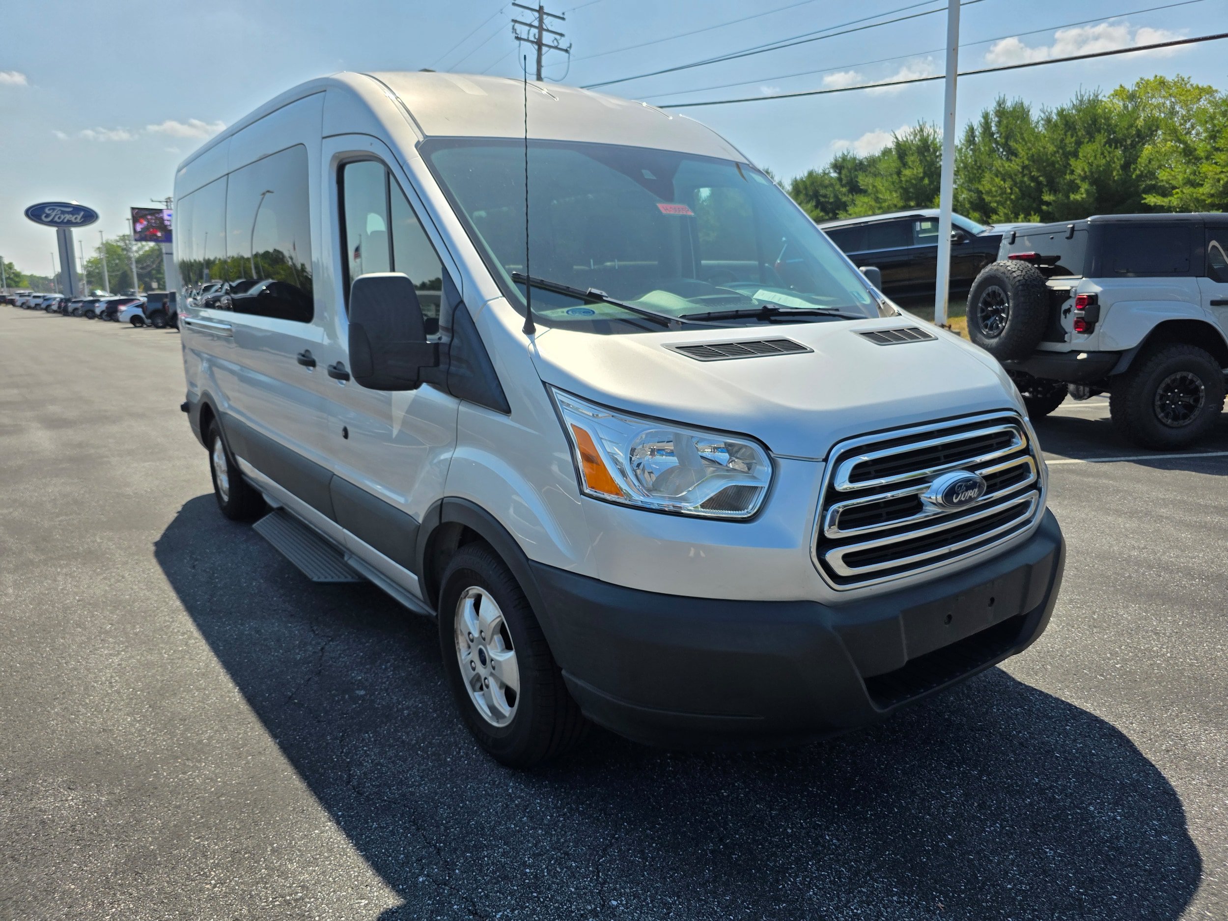 Certified 2019 Ford Transit 350 XLT RWD image 5