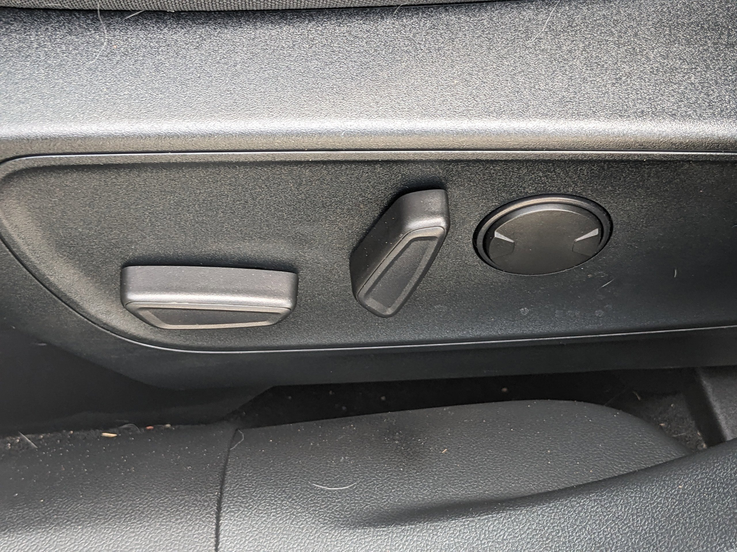 Certified 2020 Ford Escape Titanium image 23