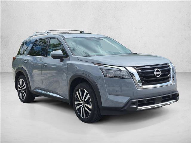 Used 2025 Nissan Pathfinder Platinum w/ Cargo Package FWD image 4