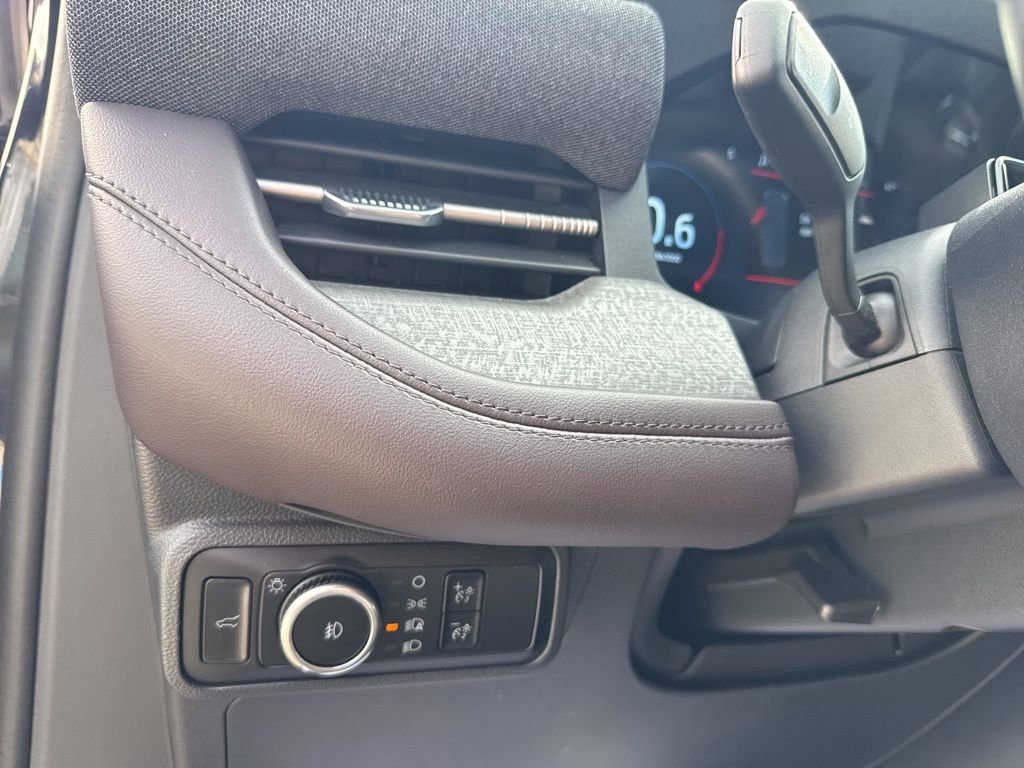 Certified 2025 Ford Explorer Platinum w/ Ultimate Package image 15