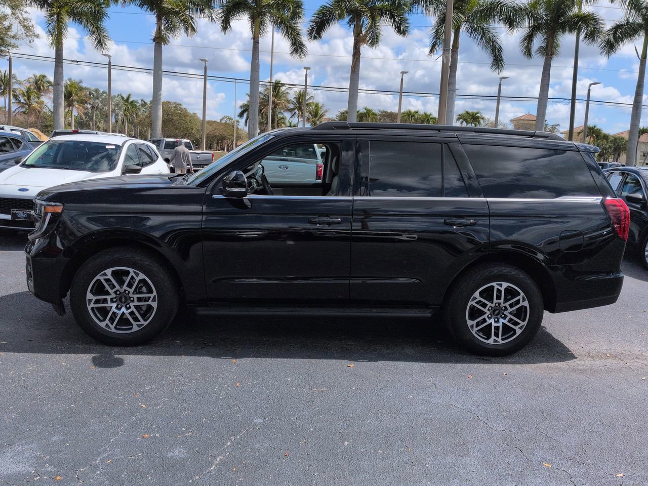 Certified 2025 Ford Expedition Active image 2