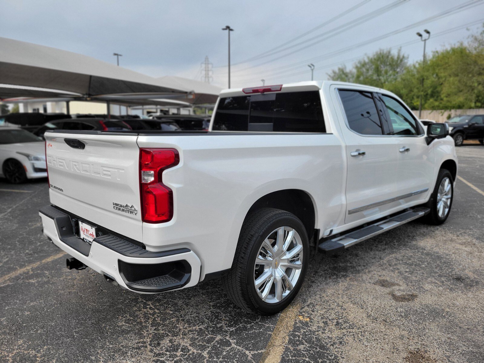 Used 2024 Chevrolet Silverado 1500 High Country w/ High Country Premium Package image 3