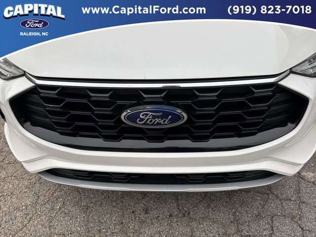 Certified 2024 Ford Escape ST-Line w/ Tech Pack #1 image 10