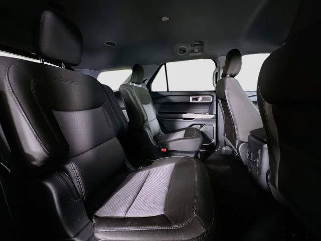 Certified 2024 Ford Explorer XLT RWD image 32