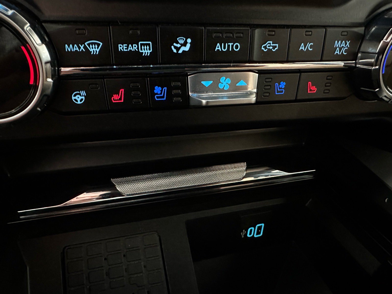 Certified 2024 Ford F250 Lariat w/ Lariat Ultimate Package AWD/4WD image 43