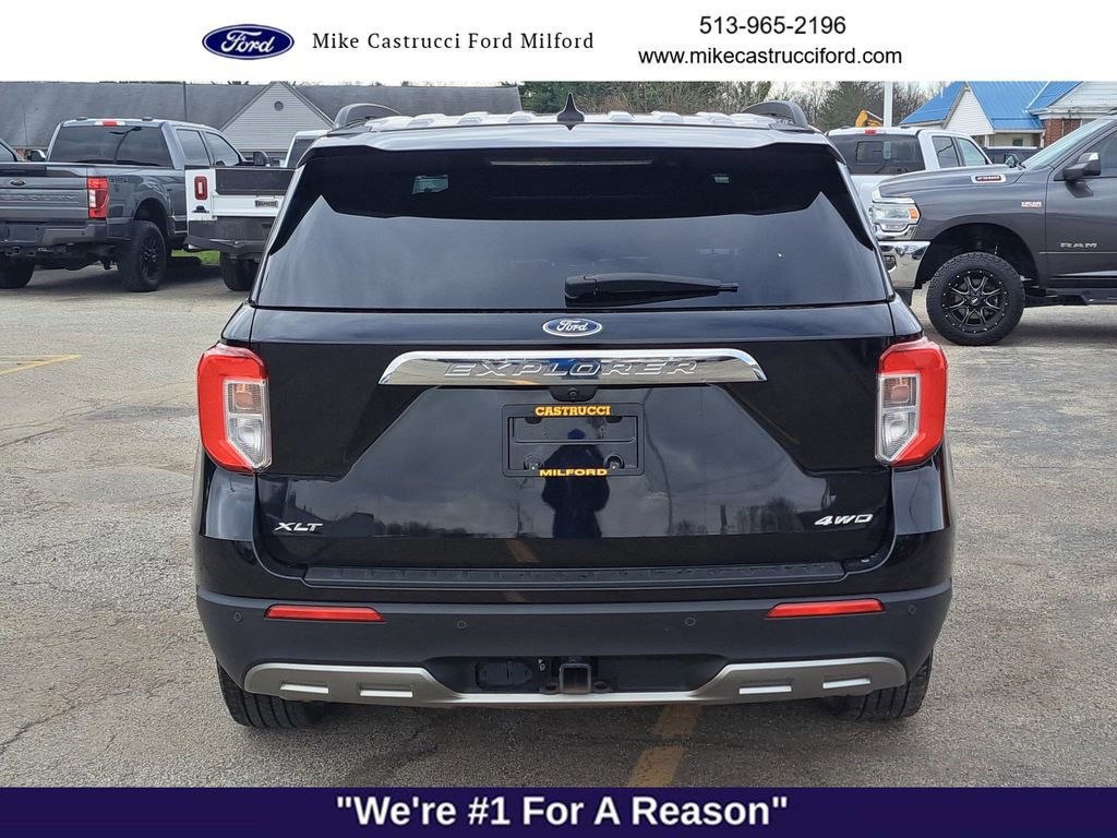 Certified 2021 Ford Explorer XLT w/ Equipment Group 202A image 3