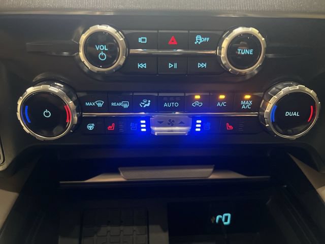 Certified 2025 Ford F250 Platinum w/ Platinum Plus Package AWD/4WD image 17
