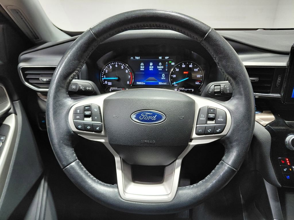 Certified 2022 Ford Explorer Limited AWD/4WD image 30