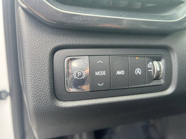 Used 2025 GMC Acadia AT4 AWD/4WD image 18