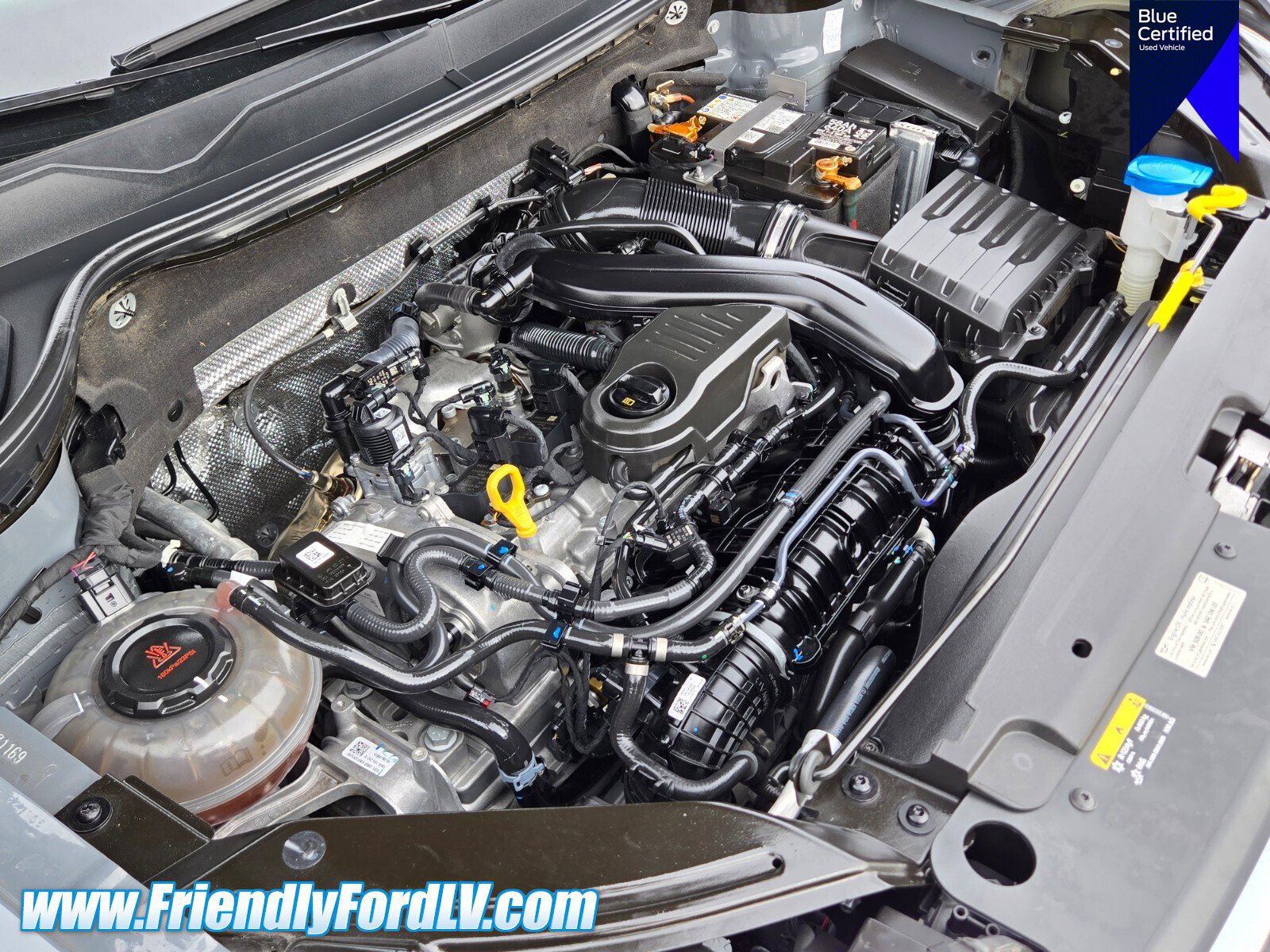 Used 2023 Volkswagen Taos SE w/ Panoramic Sunroof Package FWD image 17