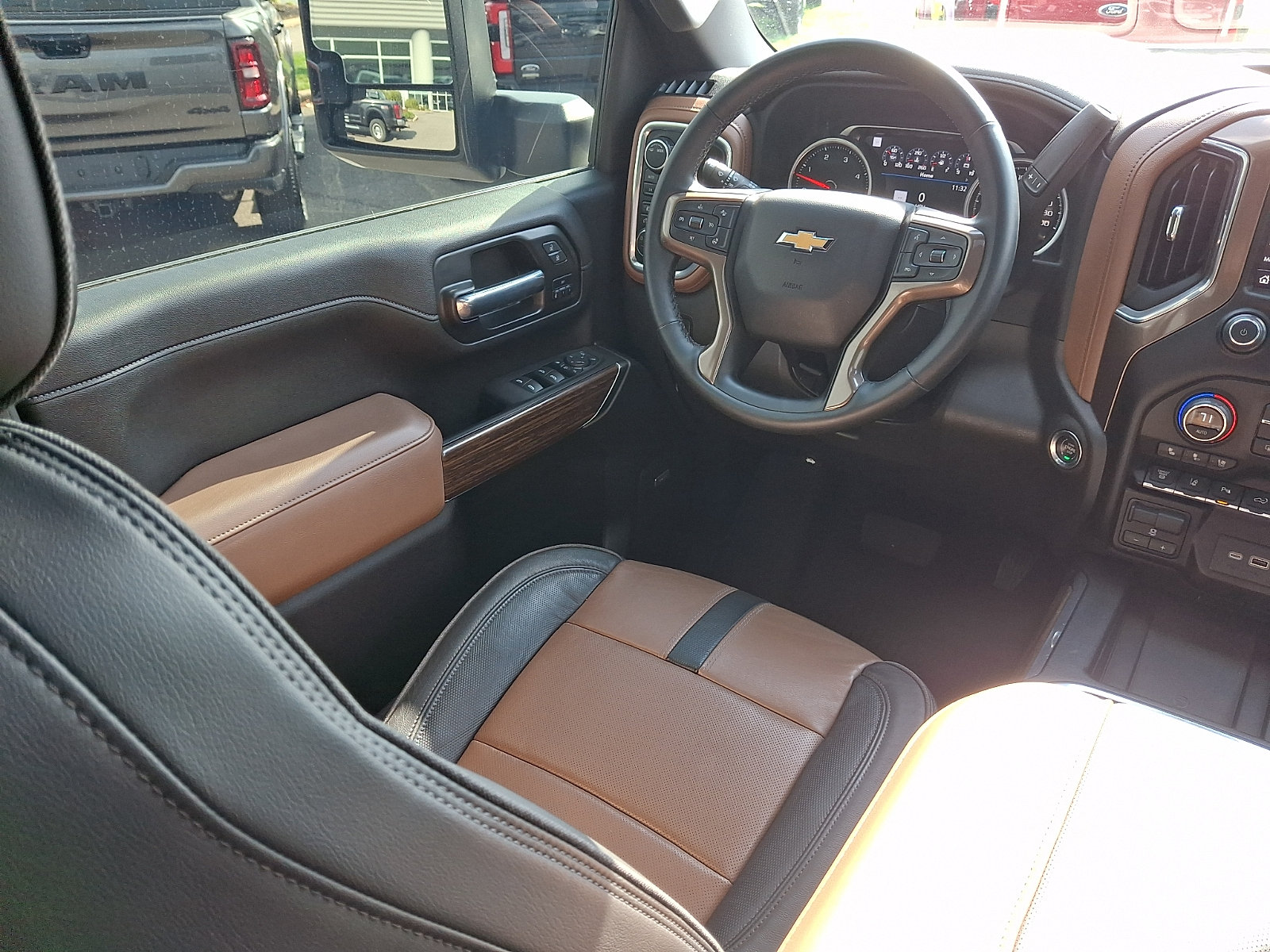 Used 2023 Chevrolet Silverado 2500 High Country AWD/4WD image 13