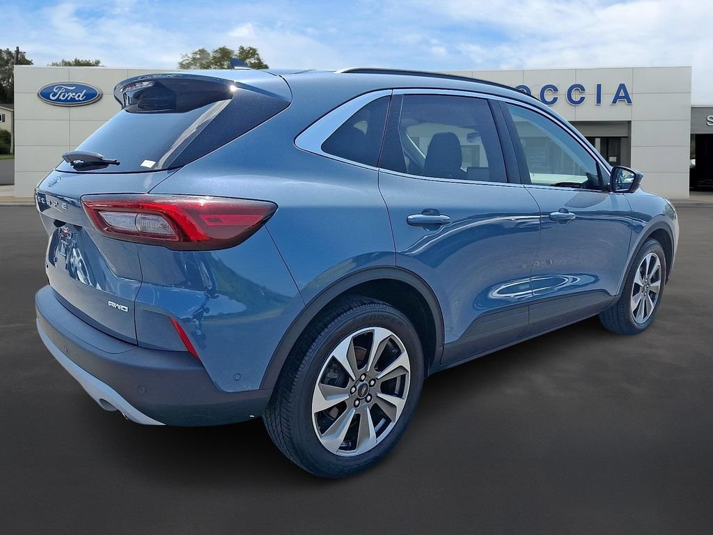 Certified 2023 Ford Escape Platinum w/ Premium Technology Package AWD/4WD image 4