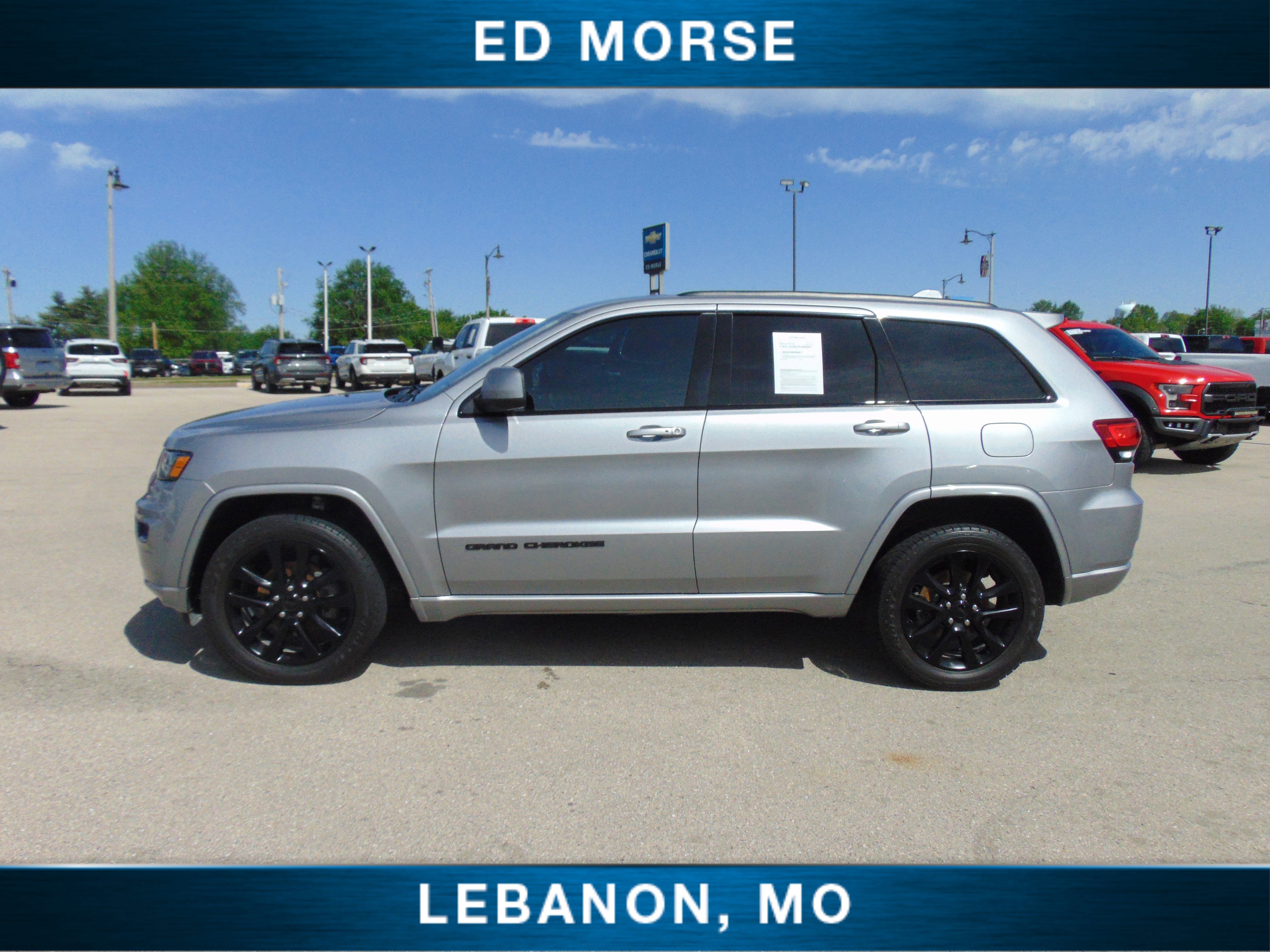 Used 2019 Jeep Grand Cherokee Altitude AWD/4WD image 2