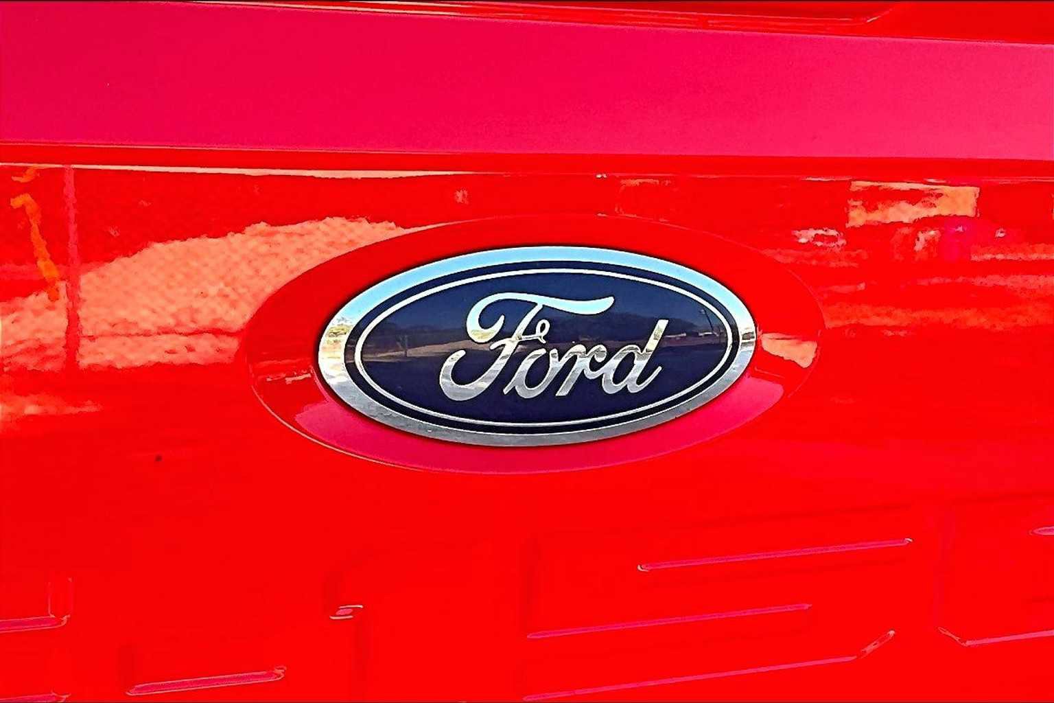 Certified 2023 Ford F150 XLT w/ Equipment Group 302A High image 31