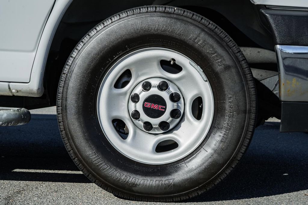 Used 2024 GMC Savana 2500 w/ Driver Convenience Package image 18