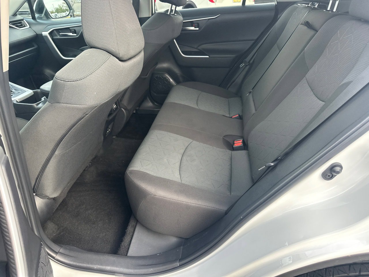 Used 2024 Toyota RAV4 XLE FWD image 22