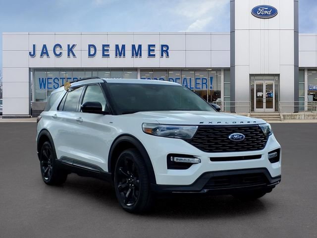 Certified 2024 Ford Explorer ST-Line w/ Class IV Trailer Tow Package