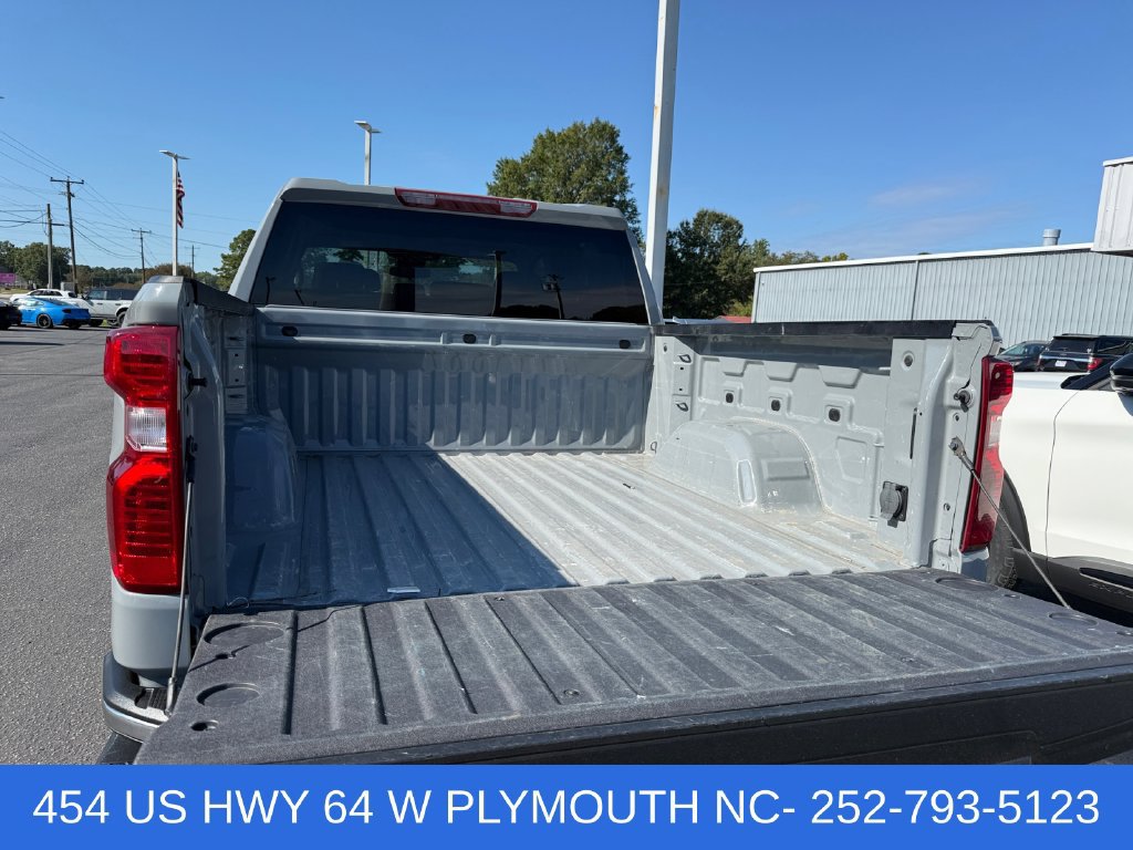 Used 2024 Chevrolet Silverado 1500 LT AWD/4WD image 16