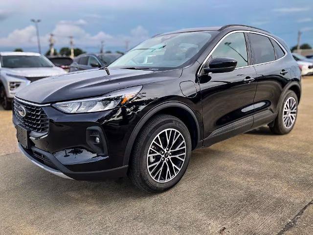 Certified 2025 Ford Escape SE FWD image 1