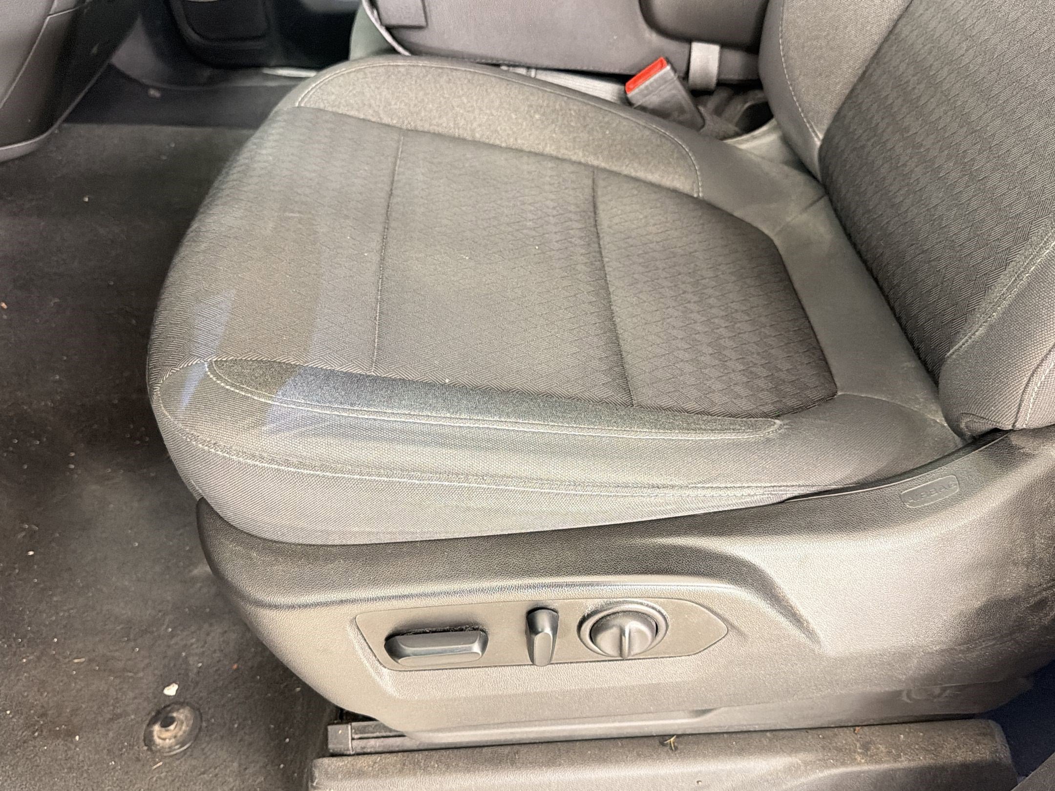 Used 2021 Chevrolet Silverado 1500 LT RWD image 9