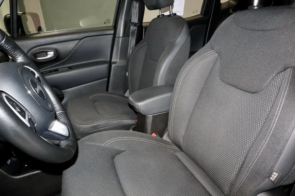 Used 2023 Jeep Renegade Latitude w/ Premium Group AWD/4WD image 24