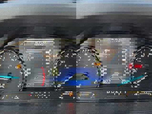 Certified 2022 Ford Explorer XLT w/ Equipment Group 202A image 33