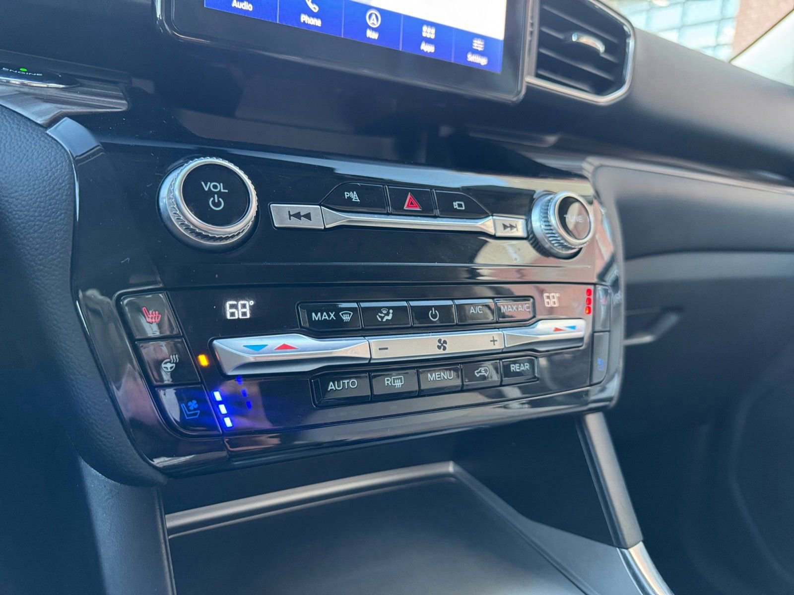 Certified 2021 Ford Explorer Limited w/ Equipment Group 301A image 25