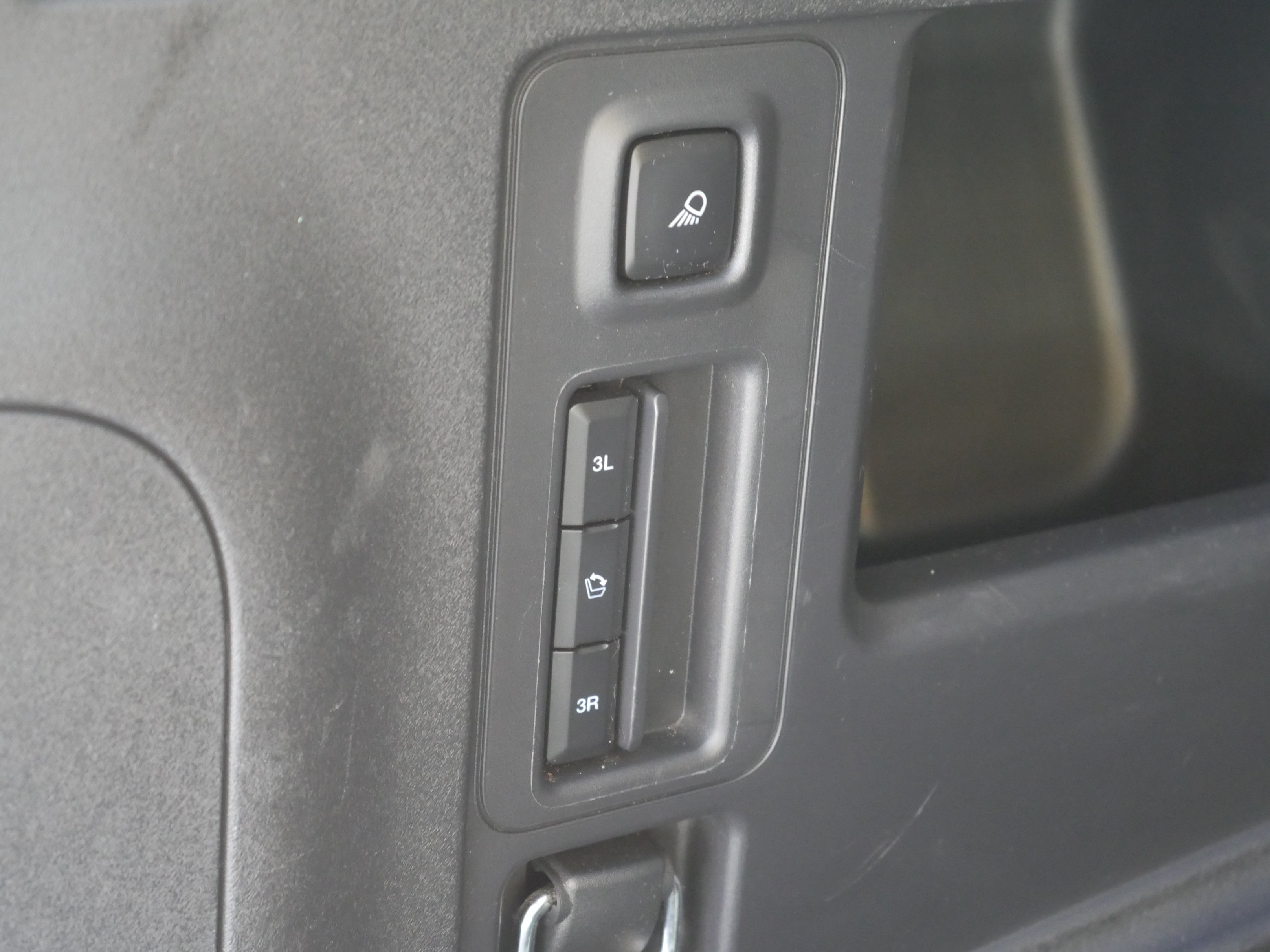 Certified 2025 Ford Expedition Active AWD/4WD image 19