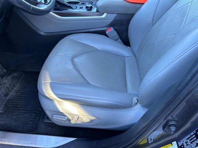 Used 2022 Toyota Highlander Platinum image 24