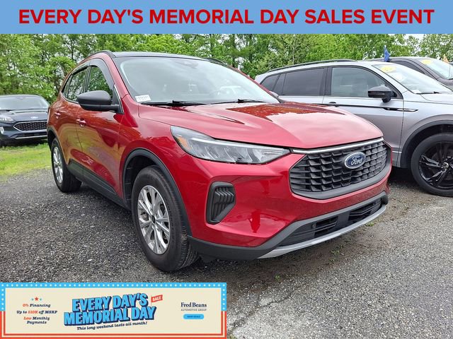 Certified 2023 Ford Escape Active w/ Tech Pack #1 AWD/4WD image 1