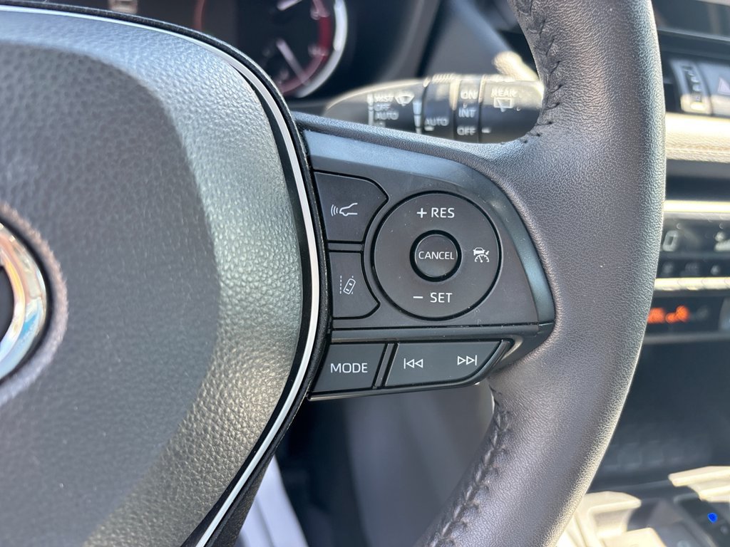 Used 2023 Toyota RAV4 XLE Premium AWD/4WD image 31
