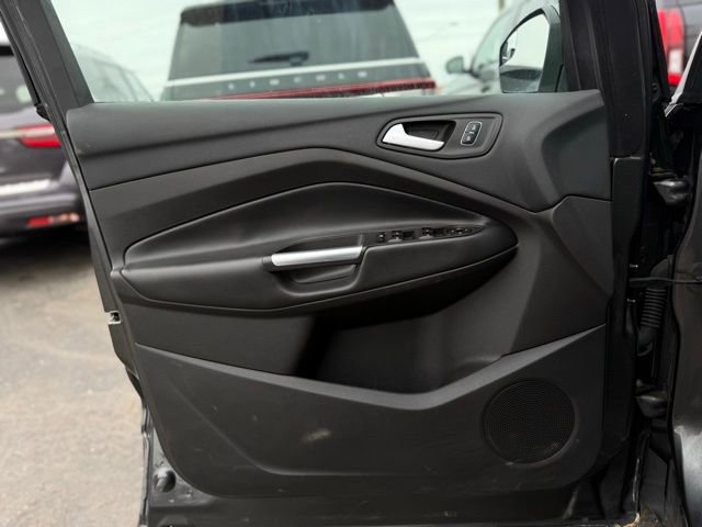 Certified 2018 Ford Escape SE w/ SE SYNC Package image 12